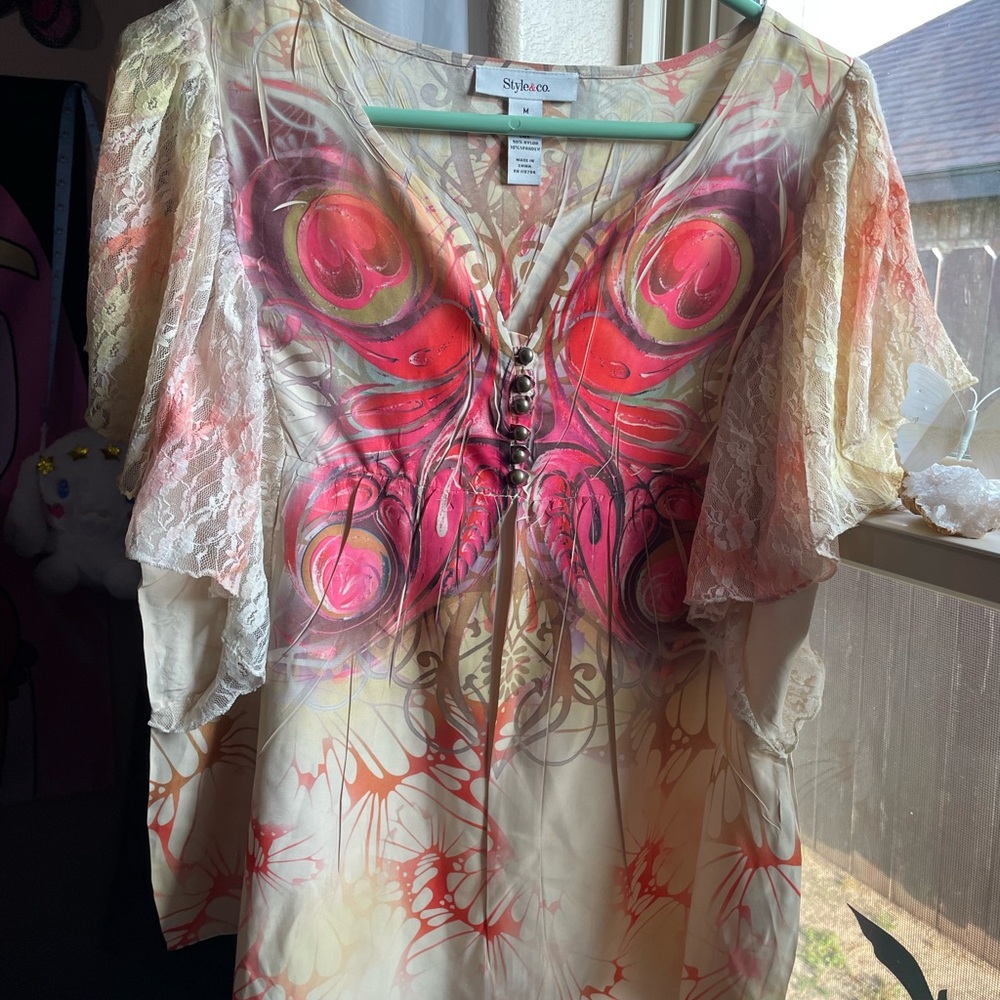 Womens Style & Co beautiful boho butterfly print lace sleeve top